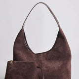 Evie | Minimalistische Vegan Suede Hobo Tas – Tijdloos & Chic