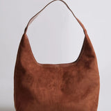 Evie | Minimalistische Vegan Suede Hobo Tas – Tijdloos & Chic