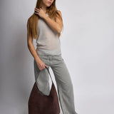 Evie | Minimalistische Vegan Suede Hobo Tas – Tijdloos & Chic