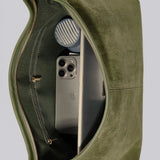 Evie | Minimalistische Vegan Suede Hobo Tas – Tijdloos & Chic