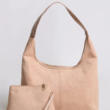 Evie | Minimalistische Vegan Suede Hobo Tas – Tijdloos & Chic